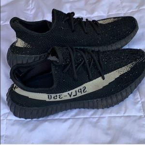 Yeezy 350 boost oreo size 8.5
